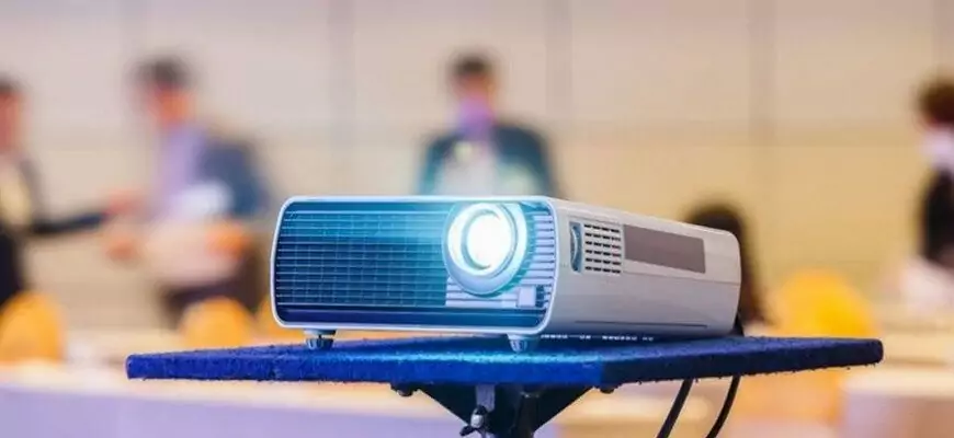 бюджетный проектор
